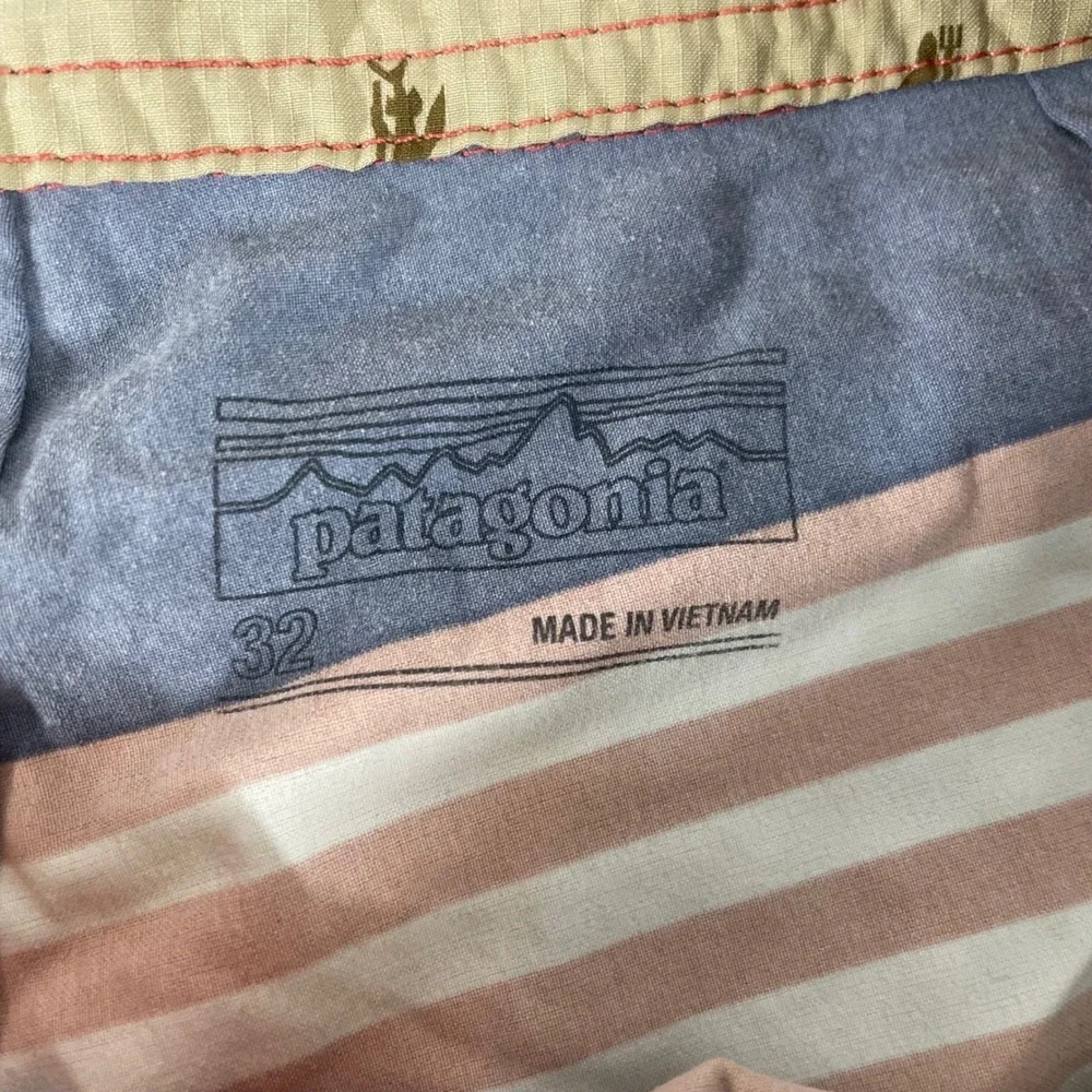 Patagonia Board Shorts Mens 32 Wavefarer Swim Trunks Striped Stretch 21